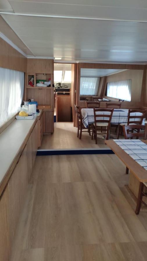Boat & Breakfast Lucretia, Luxury Yacht Hotell Àrbatax Eksteriør bilde